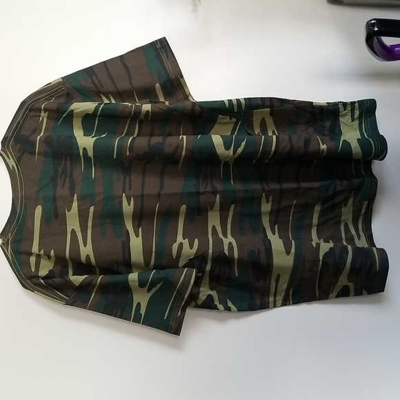 Camouflage UPS T shirt new without tags sz 3XL - Picture 3 of 3